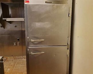 Traulsen Refrigerator AH132W-ZOB02
