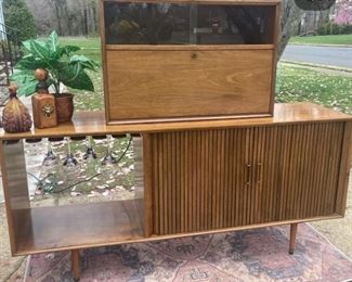 Mid century bar by Davis
$900