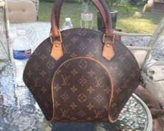 Authentic LV can verify $700