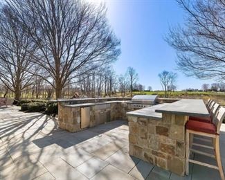 980 outdoor kitchen
