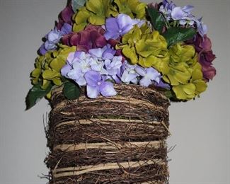 Hanging Wall Floral Orrangement