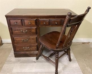 King Colonial Desk and Chair