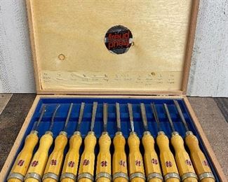 Freud Professional Woodworker’s Carving Tools Set, Italy