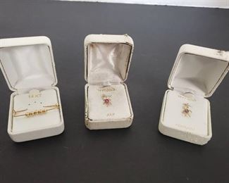 14 KT gold - 2 pendants, 1 brooch
