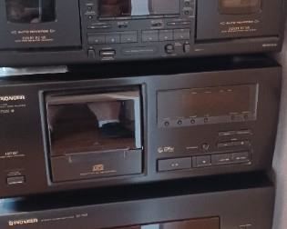 5 piece Stereo Components with Speakers