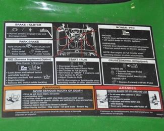 John Deere 100 Series Riding Lawn Mower w/bag attachments