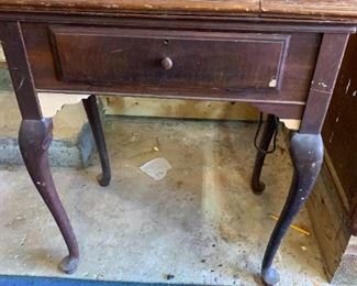 Singer sewing machine console