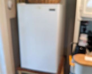 Small frig. Works great