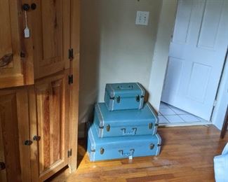 wonderful set of luggage
