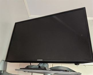 Several flat screen tvs
