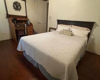 King bed & linens