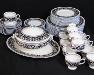 Large Collection of Wedgwood Florentine W1956 England Fine Bone China