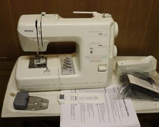 Kenmore Sewing Machine Model Number 1652400 Includes Accessories & Foot Pedal