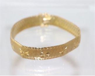 18K YG FANCY FLOWER DESIGN BRACELET WITH DOUBLE SAFETY LATCH