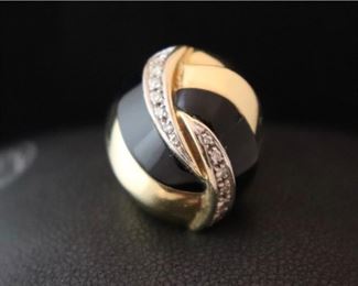 18K YG Onyx & Diamond Cocktail Ring Size 6 (14 Graduated Diamonds) Signed Kan, (Acid Tested)