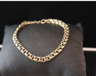 14K YG Bracelet With 7 Opal Stones & Safety Latch Chain