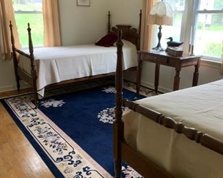 Antique Four-Poster Twin Beds with Rolling Pin Headboard Design