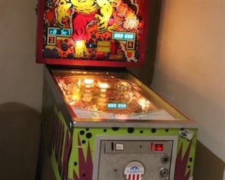 Very Rare Marvel’s Incredible Hulk Pinball Machine in Working Order and Runs Well