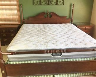 Broyhill Four Poster King Bed with Two Nightstands