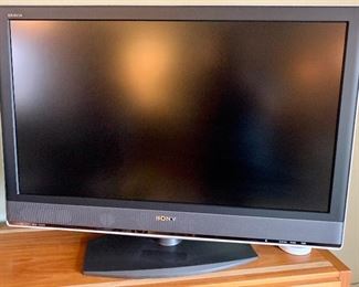 Sony LCD Digital KDL-40V2500 40” flat screen TV $50