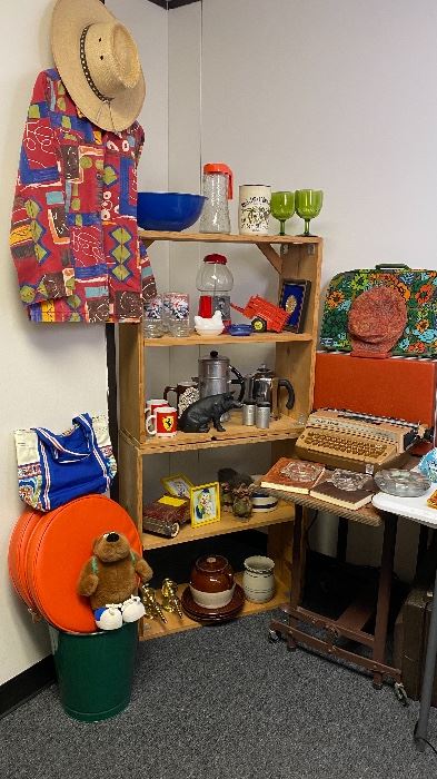 Vintage stadium seats, UT orange briefcase, floral briefcase, Wood top folding typewriter stand, Tang pitcher, clowns with puppy and kitten, large blue Pyrex bowl ,