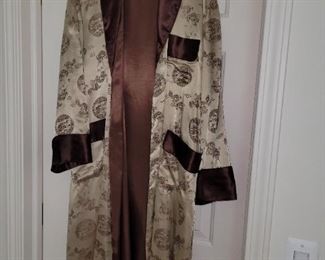 $50.00, Vintage splendid China smoking jacket
