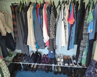 Womens clothing size medium and shoes 9.5