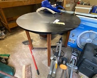 #75	round laminate table with wood legs 40x29	 $50.00 
