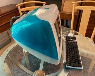 #117	Vintage Imac Apple Blueberry G3 350 Version Mac OSX &059 Computer w/keyboard & Mouse (all in one) - 	 $100.00 
