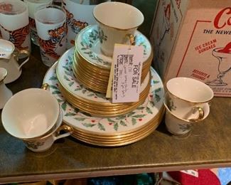 #174	Lenox	Lenox Holiday China (2) 5pc place setting plus 5 dinner plates, 5 saucers 5 tea cups    (NOTE 2 (5) place setting @ $350 ea 	 $700.00 
