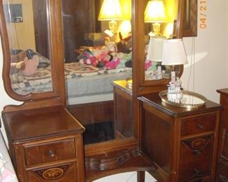 Art Deco dressing mirror and vanity 