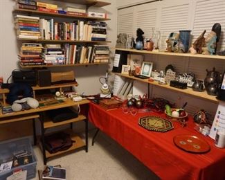 books, small desk, decor