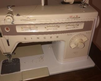 Clean sewing machine 