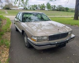 1994 Buick Park Avenue ~ 129,512 miles ~ Runs & Drives ~ 2 sets of keys and fobs *VERY CLEAN and WELL CARED FOR*