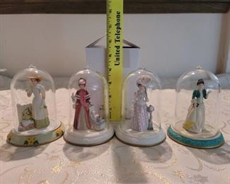 4 Avon Mrs Albees