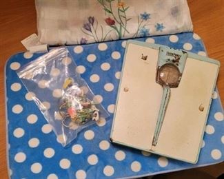 Shower Curtain w/ Hooks, Bathmat and Scale