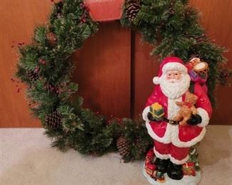 Large New Wreath and Santa