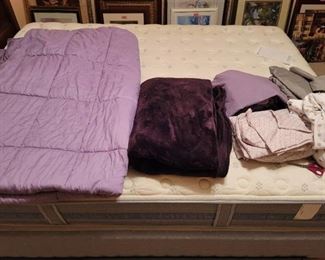 4 Sheet Sets~ XL Twin~ Blanket and Comforter