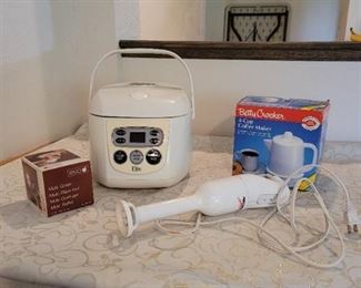 New Rice Cooker, Coffee Pot and Hand Mixer