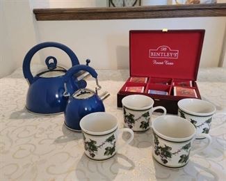 2 Teapots, Cups and Bentleys Tea