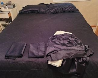 Full Size Black Sheet Set with 2 Pillow Cases and Dust Ruffle