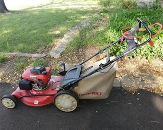 Troy-Bilt Self Propelled Lawn Mower ~ Model 12AI867Q011