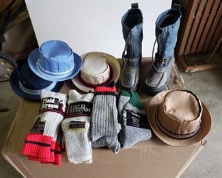 Insulated Socks, Hats and Mens Steel Shank Boots size 8