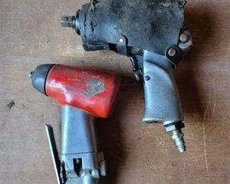 2 pneumatic power tools