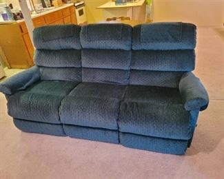 LA~Z~Boy 2 Recliner Sofa. Matches Recliner in lot 645. Located in walkout basement.
