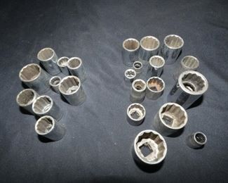 Assorted Craftsman Sockets
-9 - 12 Point
-Inch and metric
-12mm, 2-15mm, 16mm, 2-18mm, 2-19mm, 22mm,24mm
-3- 3/8", 1/2", 19/32", 11/16", 2- 3/4", 2- 7/8", 15/16", 1", 7/8"