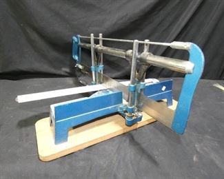 Miter Saw w/Spare Blade