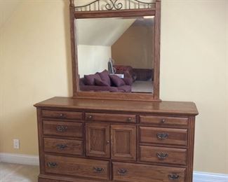 broyhill dresser