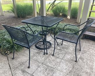 outdoor table and chairs
