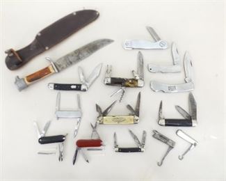 Lot of Vintage Fixed Blade and Pocket Knives